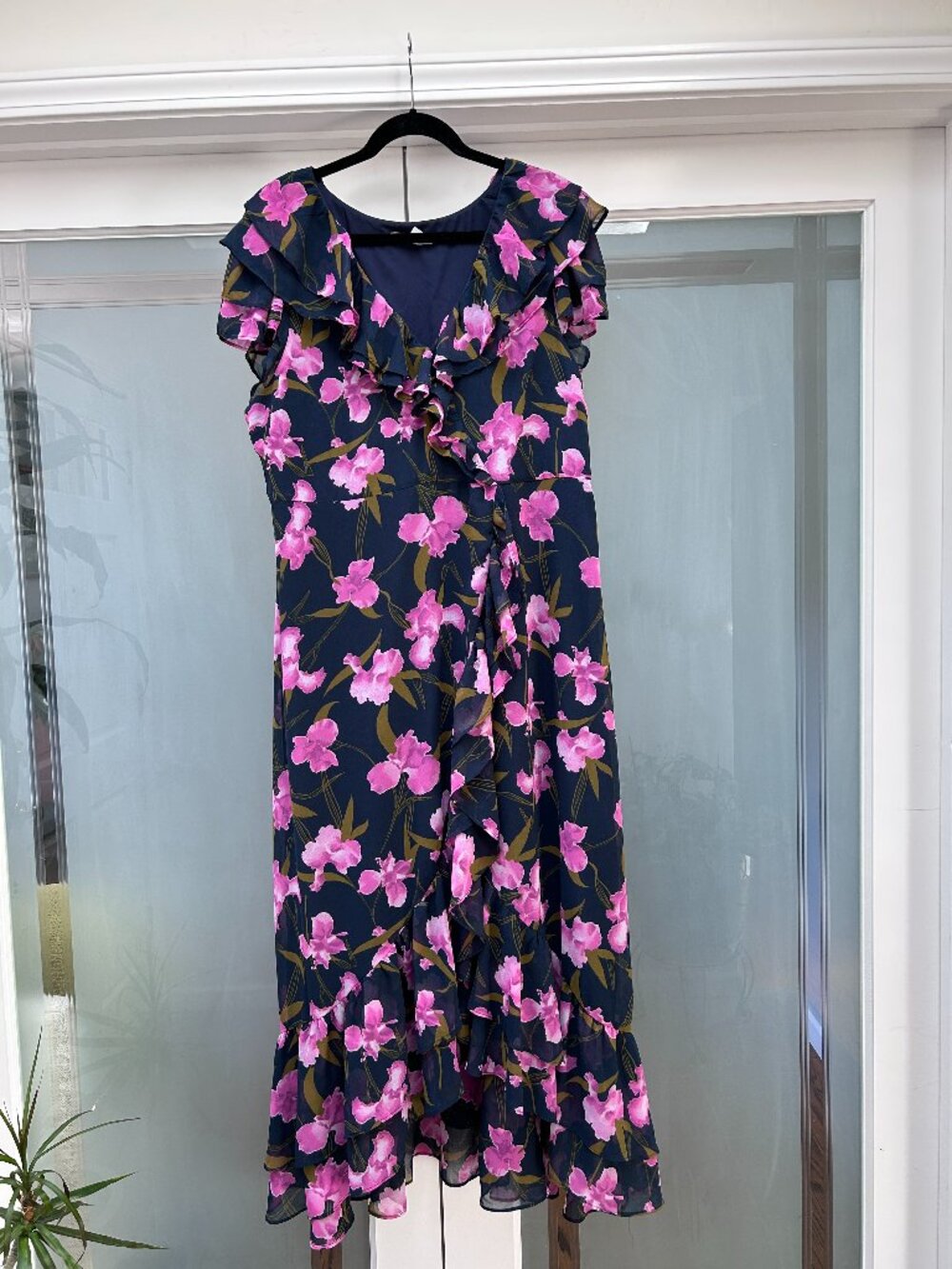 Chelsea 28 floral black high-low dress EUC